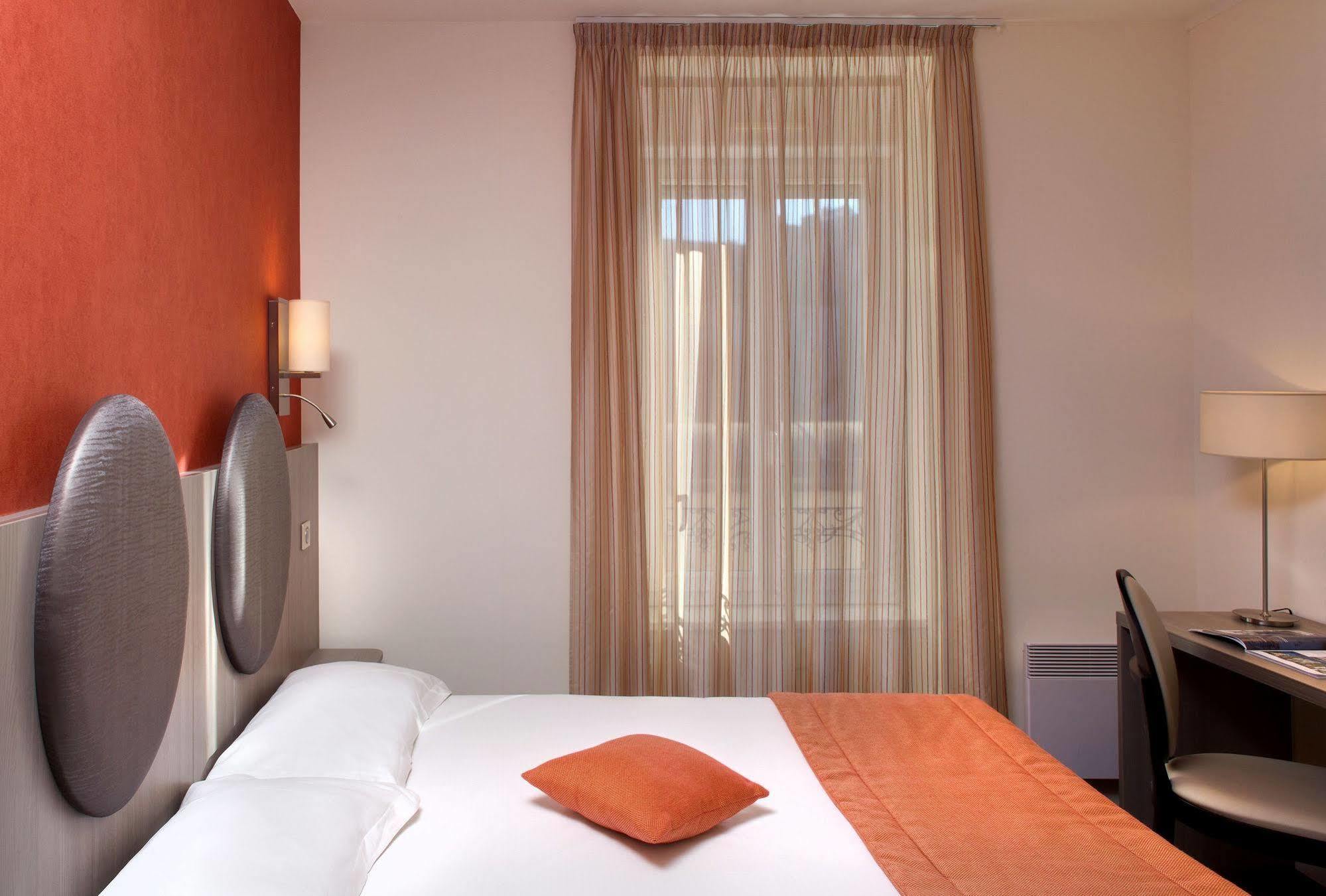Hotel Arverna Vichy - Clt'Hotel Екстериор снимка