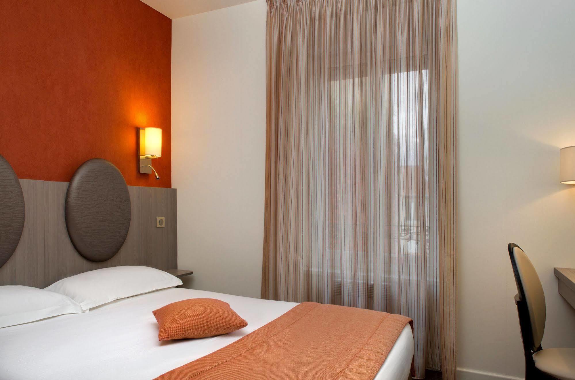 Hotel Arverna Vichy - Clt'Hotel Екстериор снимка