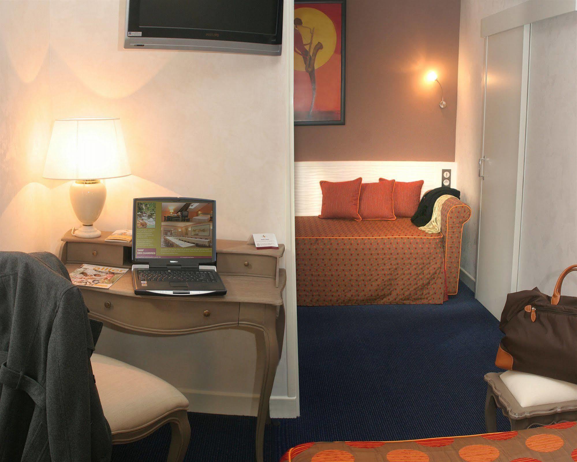 Hotel Arverna Vichy - Clt'Hotel Екстериор снимка