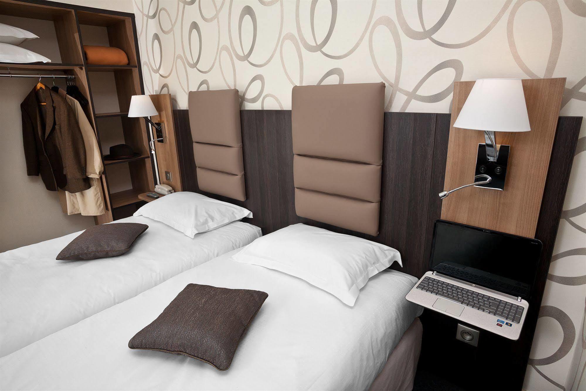 Hotel Arverna Vichy - Clt'Hotel Екстериор снимка